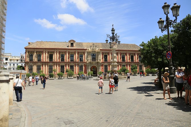 Seville, walk through the heart of the city - Seville Cathedral: Columbus at the center of it all