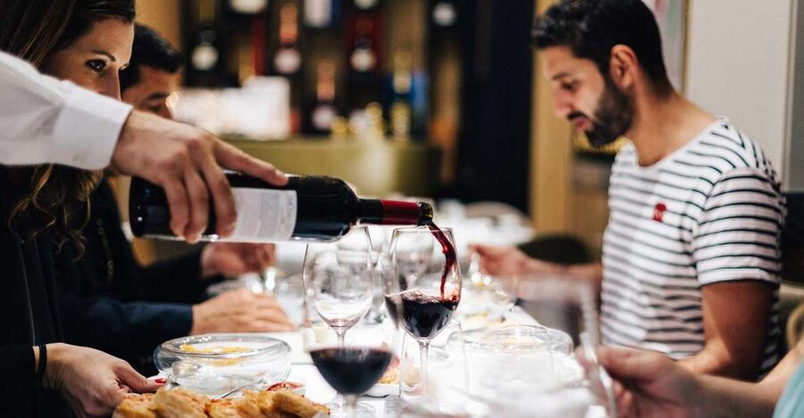Seville: Wine and Gourmet Tapas Tour - Meeting at Catalina Casa de comidas, then walking your way through tapas culture