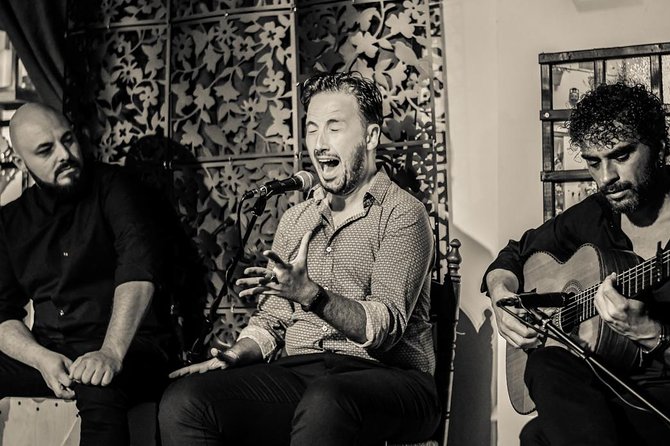 Skip the line: Tablao Flamenco Andalusí Ticket - What you’ll see on stage: dancer, cantaor, guitar, percussion