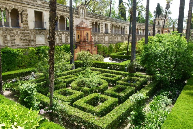 Small-Group Alcazar of Seville Guided Tour with entry ticket - Small-group Alcázar touring, capped near eight people