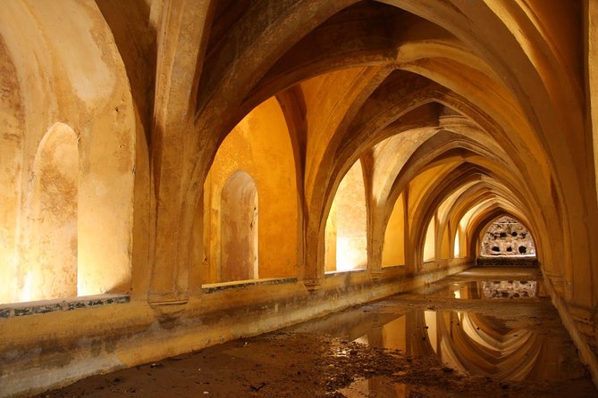 Small-Group Alcazar of Seville Guided Tour with entry ticket - Maria Padilla Baths and the gardens: ending well, then wandering at your own pace