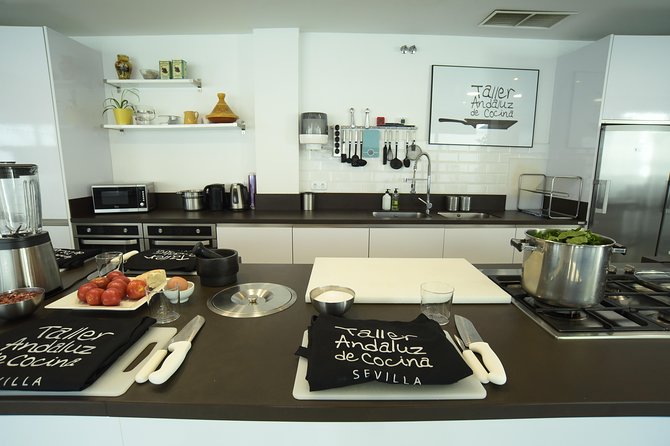 Spanish Cooking Class & Triana Market Tour in Sevilla - From market stalls to the kitchen: what hands-on really means here