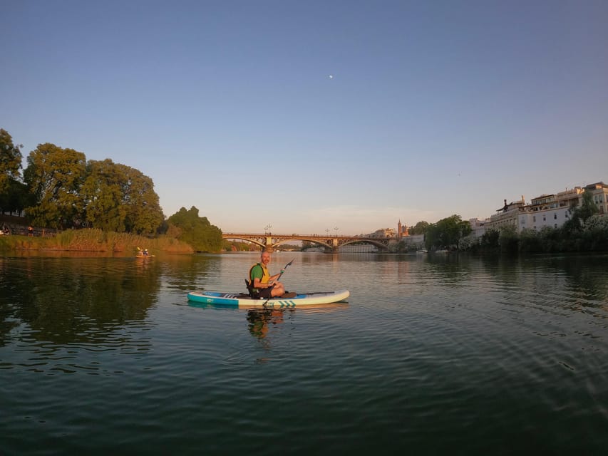 Sunset Kayak: Historic Seville, Triana and La Cartuja - Along the way: Sevilla Tower, Pabellón de la Navegación, and Puente de Isabel II