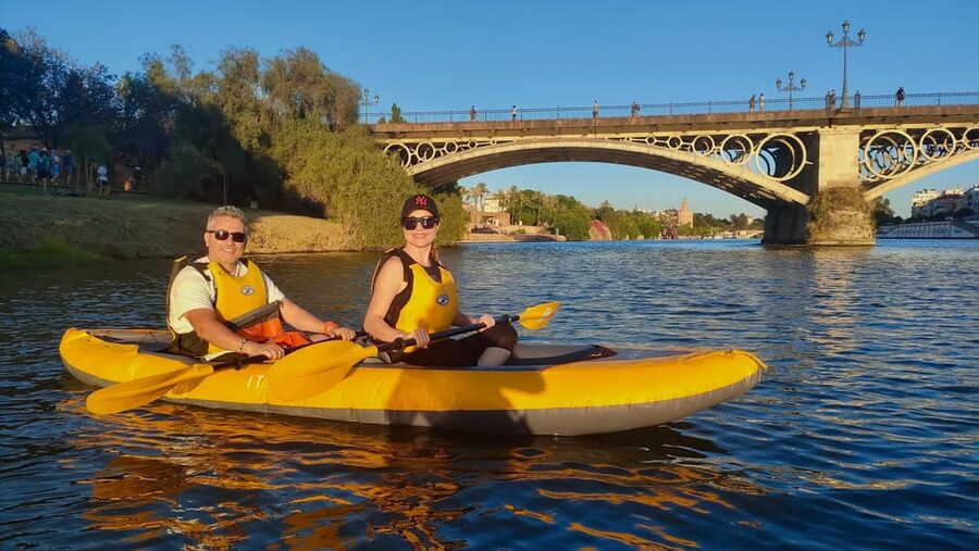 Sunset Kayak: Historic Seville, Triana and La Cartuja - La Cartuja and Triana: getting the meaning behind the views