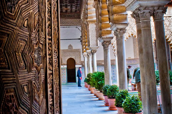 The Best of Seville in One Day — Yes, It’s Possible! - Cathedral de Sevilla and Giralda Views: Get Oriented Fast