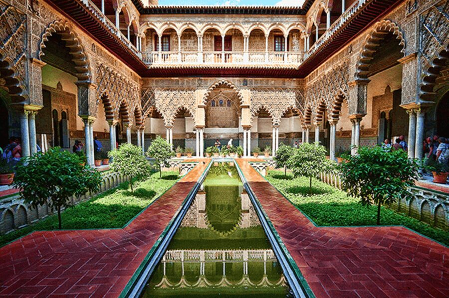 The Best of Seville: Private 2,5 Hour Walking Tour - Plaza de España and Maria Luisa Park, Why This Square Works in Real Life