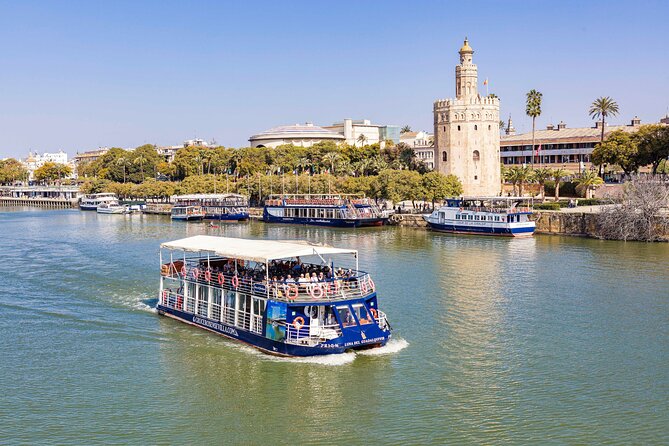Tour in Seville Tourist Bus, Panoramic Cruise and Walking Tour - Santa Cruz on Foot: Getting the Old Center Feeling