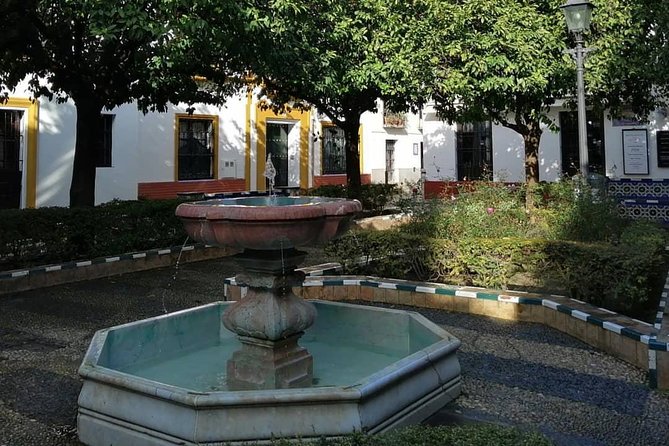 Tour Seville Complete and Jewish Quarter Santa Cruz - Santa Cruz, La Judería, and the route through legends