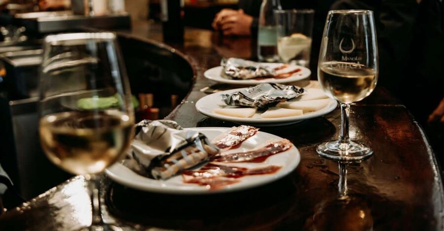Triana: Authentic Flamenco & Tapas Tour - Sit-Down Tapas Dinner: Local Chef Guidance, Not Just Food on a Plate