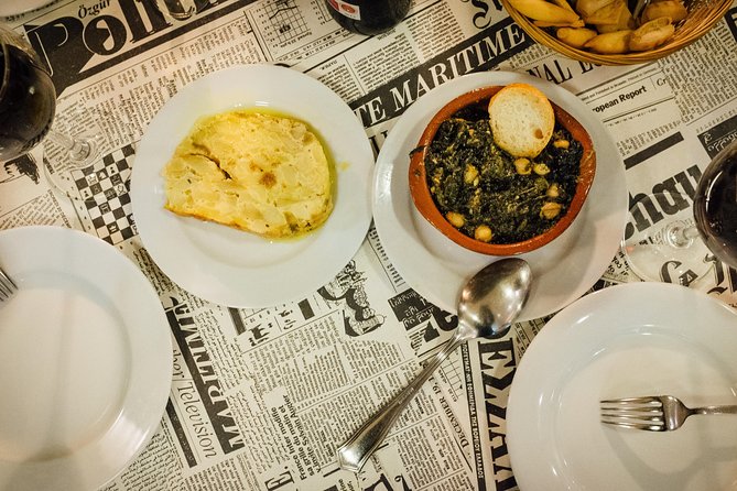 Triana Gourmet Tapas Tour in Seville - The guided walking pace that keeps you from rushing your food
