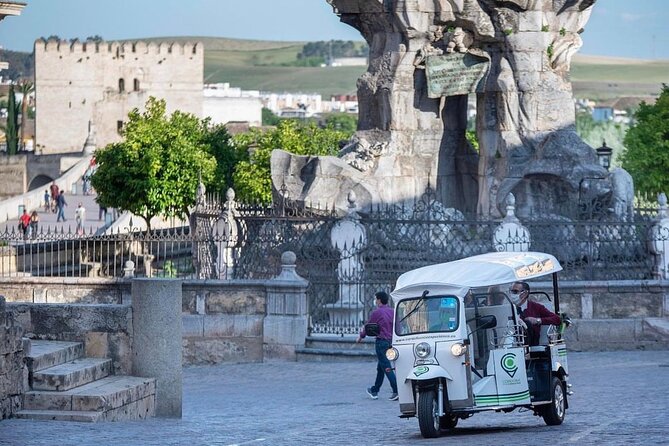 Tuk tuk route through Córdoba - Getting comfortable on a tuk tuk in Córdoba