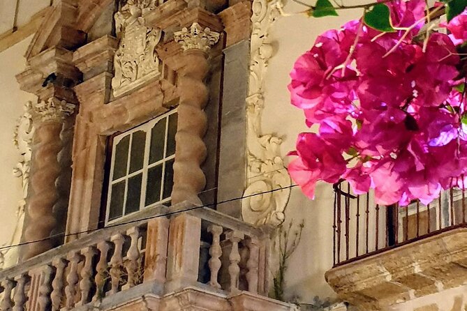 Visit Cádiz as if You Lived There - El Populo and the secret door vibe