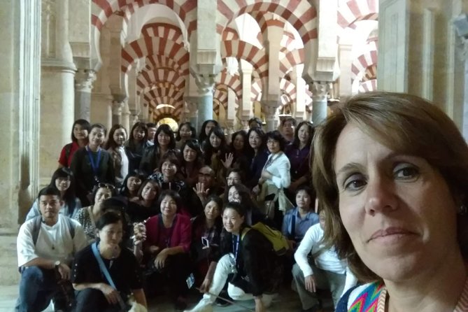 Visit Cathedral Mosque with official guide. Small groups - Small groups, private tour feel, and included headphones
