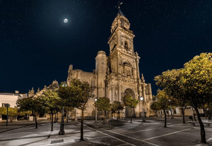 Visit to the Cathedral of Jerez and the Church of San Miguel - Audio guides that actually guide you point by point