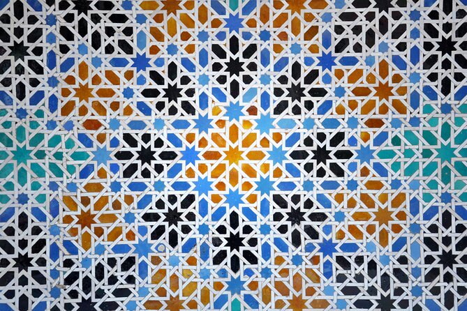 Visite Alcazar et Cathédrale (Combo) - Where the tour starts, and why the first views matter