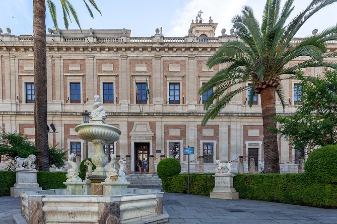 Walking tour through the monumental and historical area of Seville - Stop 1 and 2: Eglise du Divin Sauveur and Plaza de San Francisco