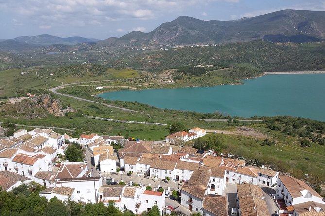 White Villages and Ronda Guided Day Tour from Seville - Guide moments that make the difference: Carlos, Jose Luis, and others
