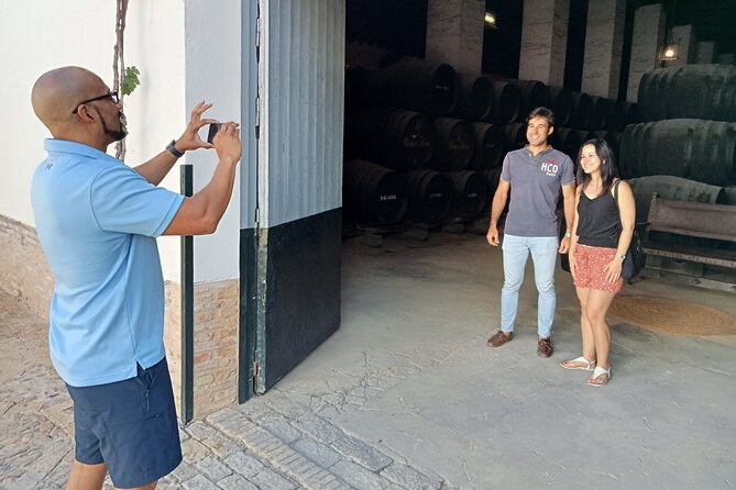 Wine tourism, visit to a traditional winery and wine tasting - Guided tasting: aromas, color, taste, and pairings that make sense